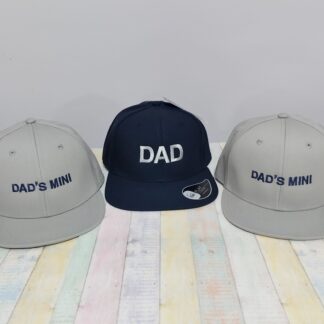 Σετ τριών καπέλων snapback με κέντημα για πατέρα/μητέρα και παιδιά- Dad-Dad's Mini